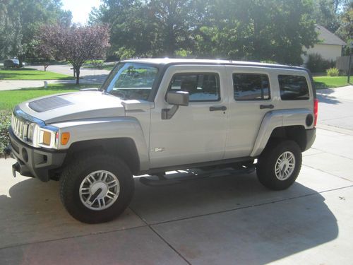 2006 hummer h3  - 73,000 miles - silver exterior/black interior