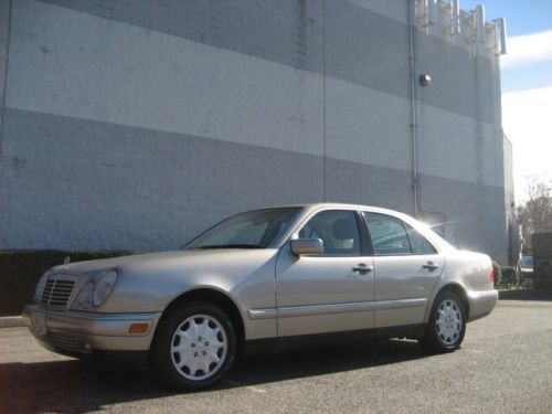 Lather moonroof  low miles all wheel drive 4 matic
