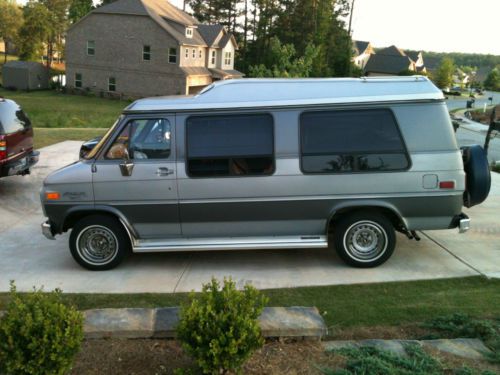 G20 conversion van, 98k miles, new fuel pump, matching tires, no major flaws