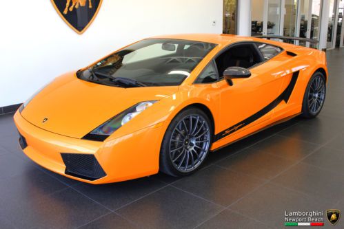 Superleggera, arancio borealis/nero perseus, carbon fiber &amp; alcantara loaded