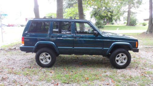 1998 Jeep Cherokee Sport Utility, Low Miles, Lifted, and Clean, image 3