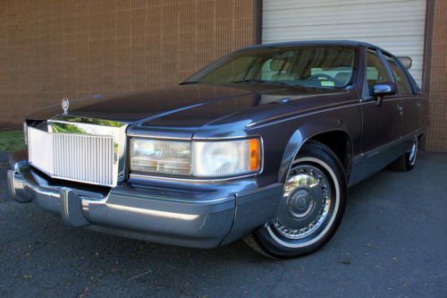 Cadillac fleetwood brougham - excellent condition - moonroof - leather - loaded