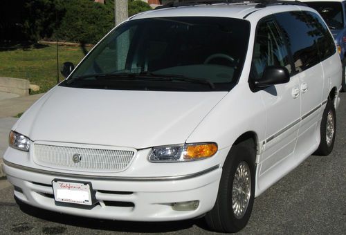 1996 chrysler town &amp; country handicap accessable wheelchair mini-van