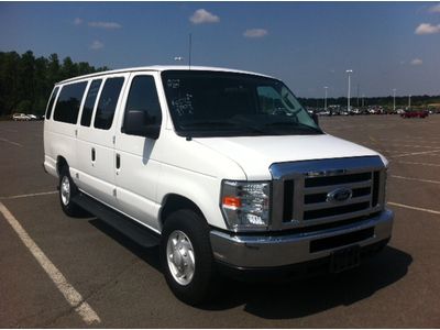 2009 ford e350 15 passenger van!!! nice and clean!!!