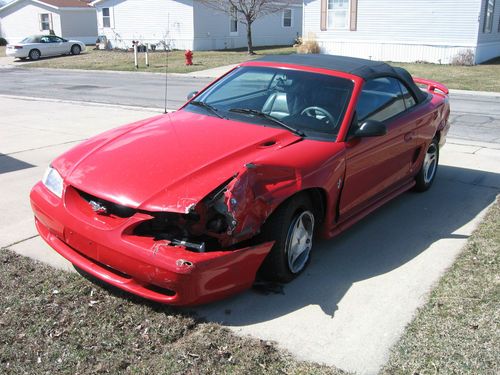 1997 ford mustang convertible w/front end, dr.side damage