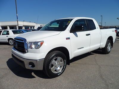 2011 toyota tundra doublecab 4x4 sr5 w/ trd off-road pkg