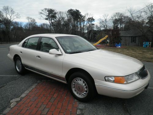 1997 continental clean beautiful condition in and out, smooth ride, low reserve