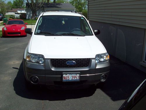 2005 ford escape xlt sport utility 4-door 3.0l only 58,400 miles