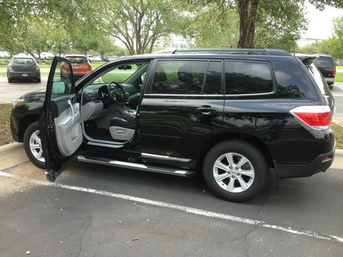 Toyota highlander with most bells and whistles
