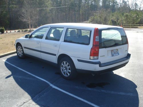 2001 white station wagon