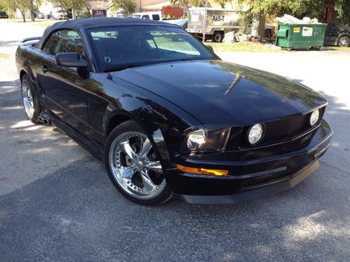 2005 ford mustang convertible blk/blk low miles no reserve