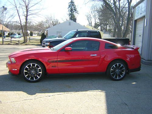 2012 ford mustang gt california special coupe- 7000 miles-5.0 v8 /6spd
