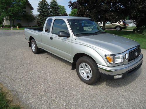 2004 toyota tacoma base extended cab pickup 2-door 2.4l florida truck