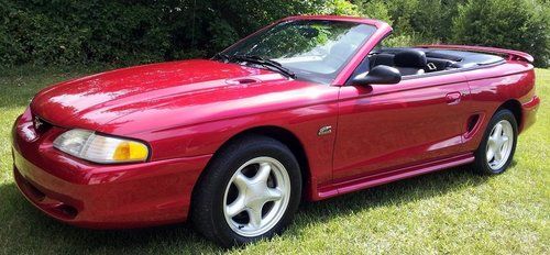 Gt, 5.0 eng, 5spd, 22k orig miles, leather, showroom mint, 150 pics, must see