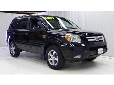 We finance, we ship, ex-l, 4wd, 1-owner, sunroof, heated seats, 7 passenger nice