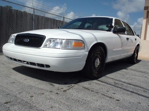 L@@k `nice~ 2003 ford crown victoria police interceptor 70 k miles , florida car