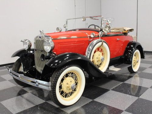 Rare roadster, loaded from the factory, highly accurate, 6-volt setup, red!