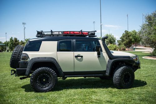 2008 supercharged toyota fj cruiser (highly offroad modified)