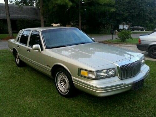 1997 lincoln town car 147k miles leather 4.6l v8 auto ac