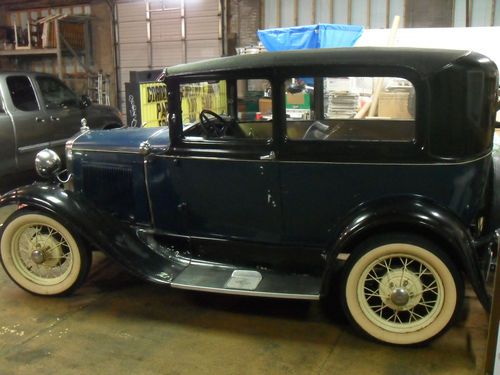 1930 ford model a; 2 door