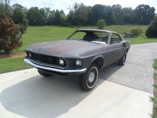 1969 mustang fastback sports roof very very  solid car!
