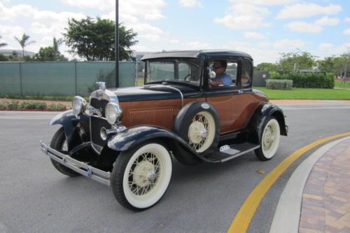 Ford : model a with rumble seat