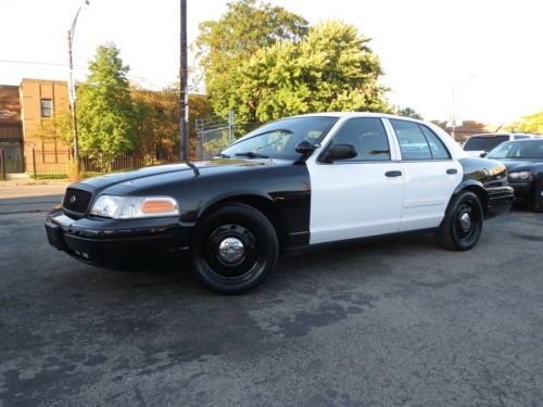 Black &amp; white p71 ex police 77k miles only pw pl psts cruise nice