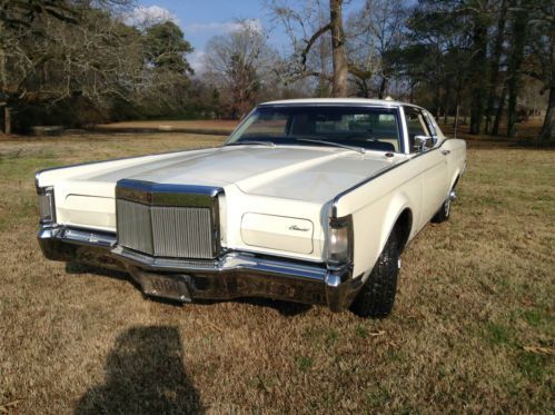 Off white mark iii lincoln coupe excellent condition must see car