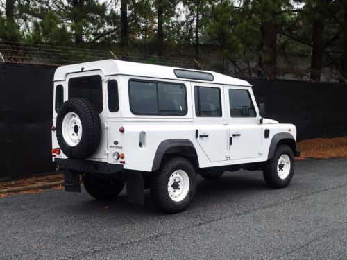 2012 new land rover defender diesel (tdi cdi) .... only 14 miles.