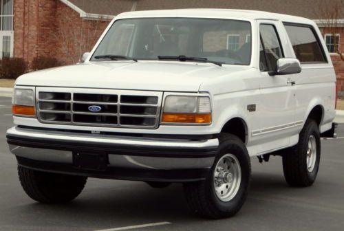 1994 ford bronco xlt, 4x4, 2 owner. near mint condition