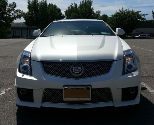 Cadillac 2011 cts v coupe supercharged v8 556hp white diamond 17k