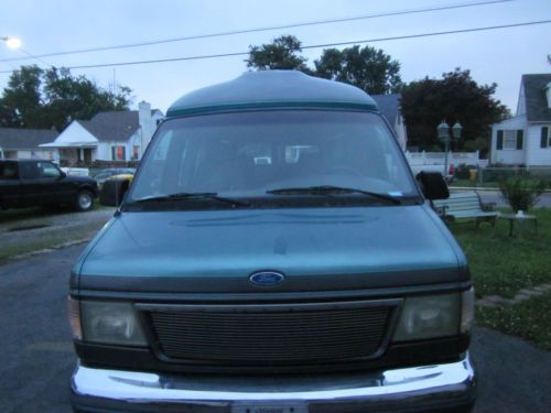 1995 ford e-150 econoline  van  v8 high top conversion van with the works!