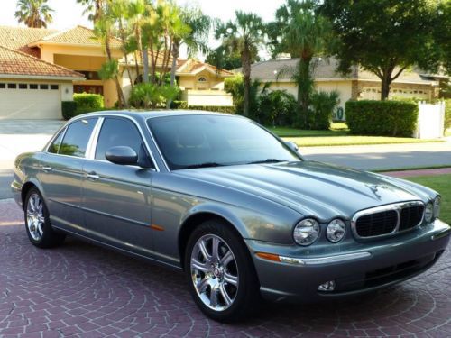 2004 jaguar xj8  gorgeous fully loaded  low miles  clean carfax  service records