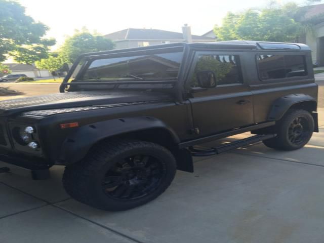 Land rover defender black