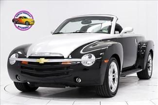 2006 chevrolet ssr 6.0l v8 chrome wheels carpeted bed w/wood slats