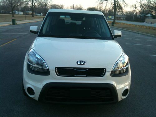 2013 kia soul almost new very clean drive great 6 speed manual no reserve