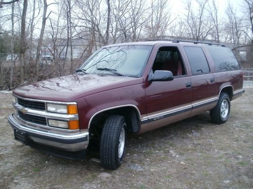 1995 chevrolet suburban full size truck,great for towing