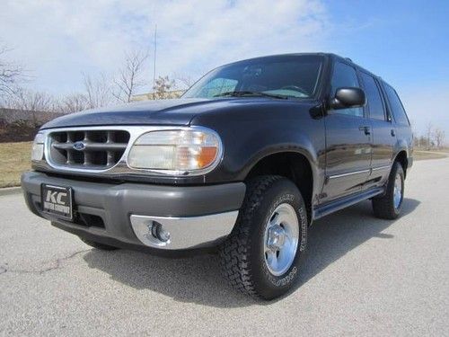 Explorer xlt 4x4 alloys like new tires 1 owner luggage rack extra clean