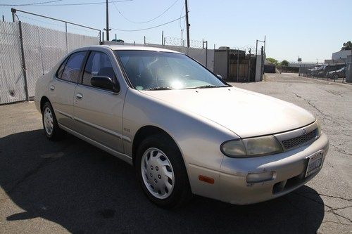 1994 nissan altima  automatic 4 cylinder no reserve
