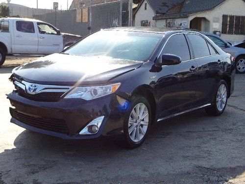 2012 toyota camry xle hybrid sedan damaged salvage economical runs only 6k miles