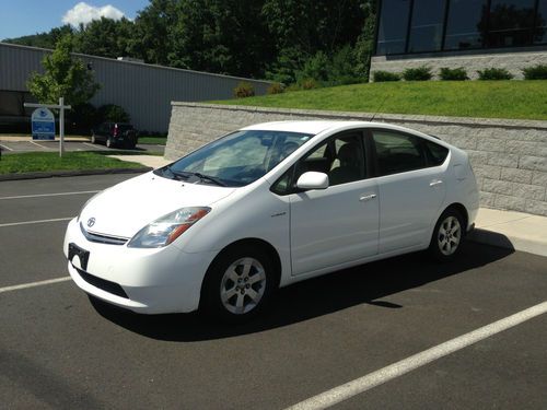 Hybrid auto, back up camera, alloy wheels, power windows a/c clean car