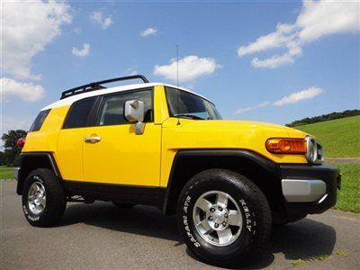 2010 toyota fj-cruiser 4x4 loaded low-miles all the right options and best color