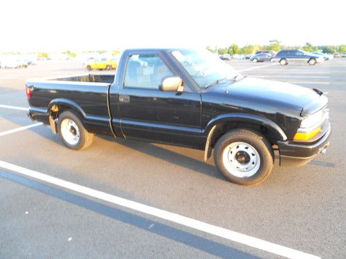 2003 chevy s-10 pick up,4 cyl,5-speed,a/c,reliable &amp; ready to work,no reserve $$