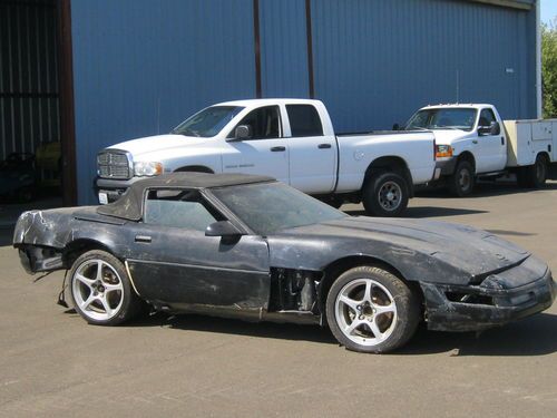 1992 chevrolet corvette black on black, right side damage, convertable low miles