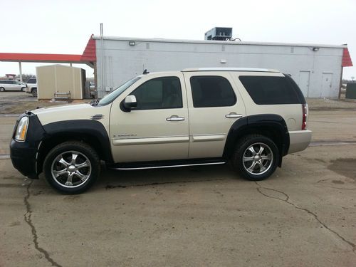 2007 gmc yukon denali sport utility 4-door 6.2l