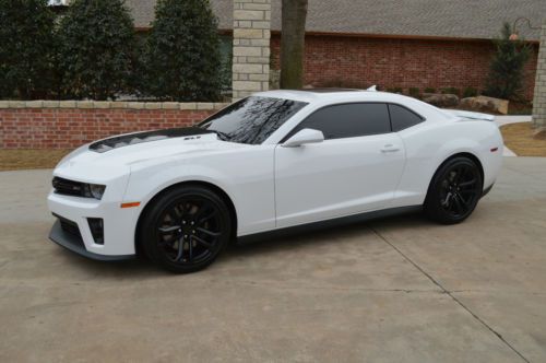 2013 Chevrolet Camaro ZL1 AUTOMATIC Coupe 2-Door 6.2L Mint Condition HUD Sunroof, US $49,995.00, image 11