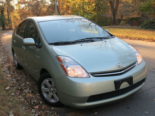 2008 toyota prius camera,keyless access and start,fully serviced,winter tires