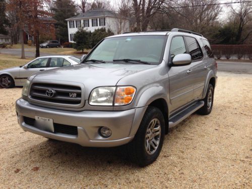 2004 toyota sequoia sr5 sport utility - clean and well maintained