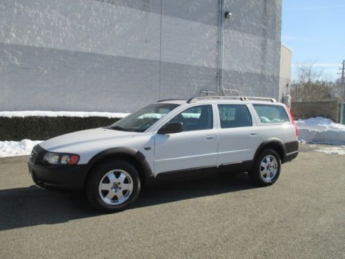 Volvo station wagon 4x4 low miles leather moonroof white