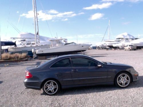 2008 mercedes-benz clk550  coupe 2-door 5.5l with amg trim package